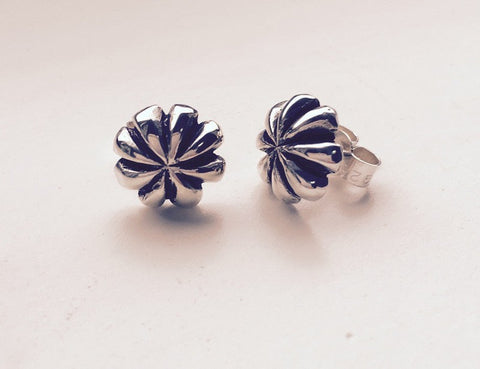 Silver & Oxidised 8 petal Stud Earrings